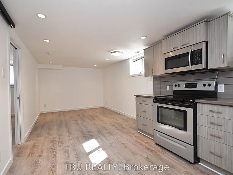 1847 Walkley Rd #B — Photo 7