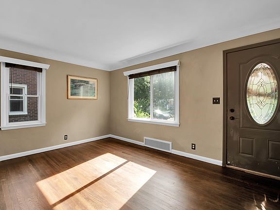 3rd image of 3030 N Connecticut Ave