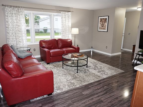 5th image of 117 Shorewood Ln