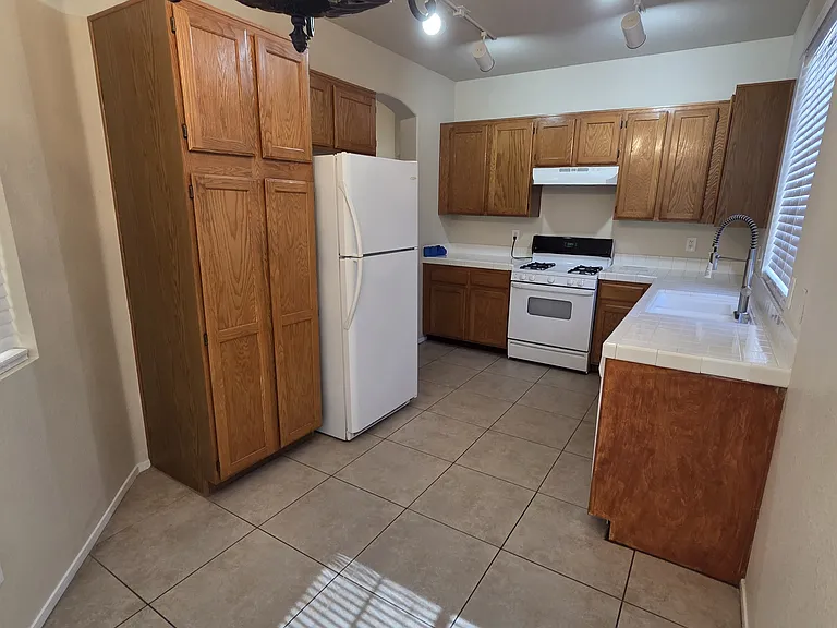 1904 Betsy Ross Dr — Photo 13