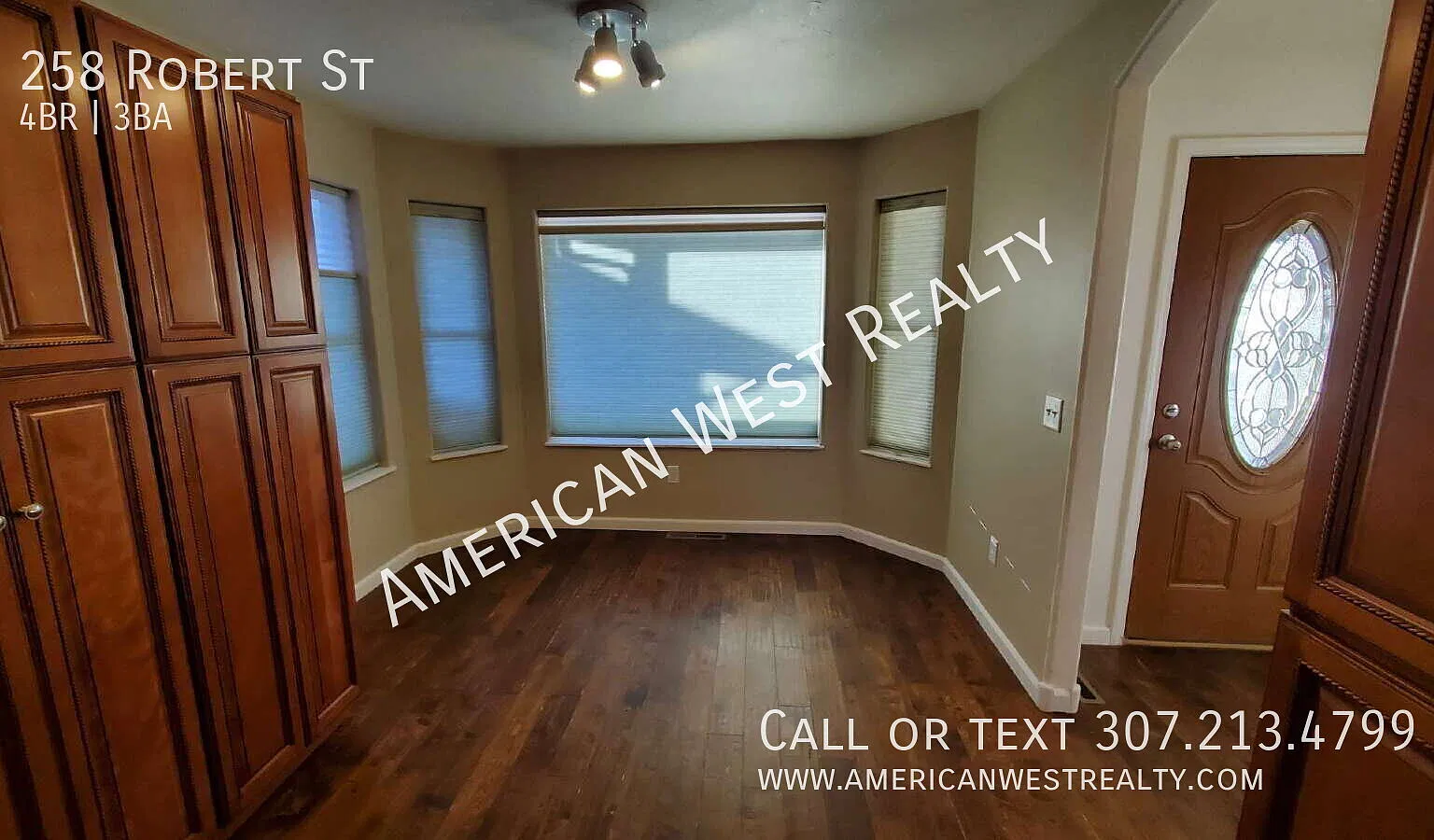258 Robert St — Photo 4