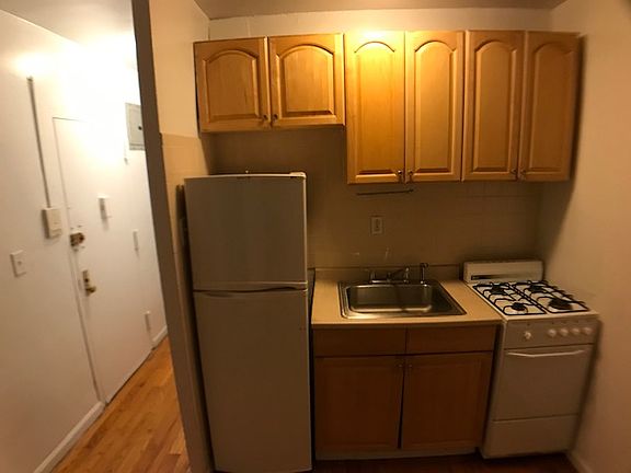 2nd image of 237 E 33rd St #4F