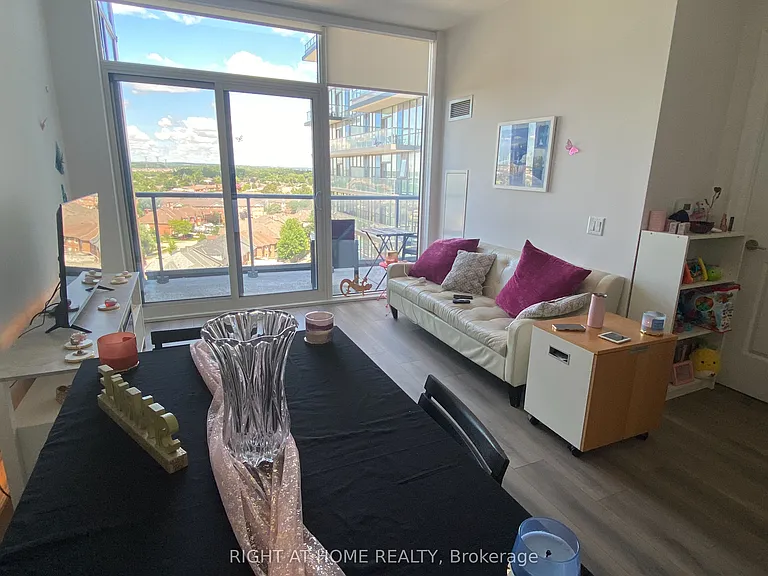 10 Gatineau Dr #1007W — Photo 4