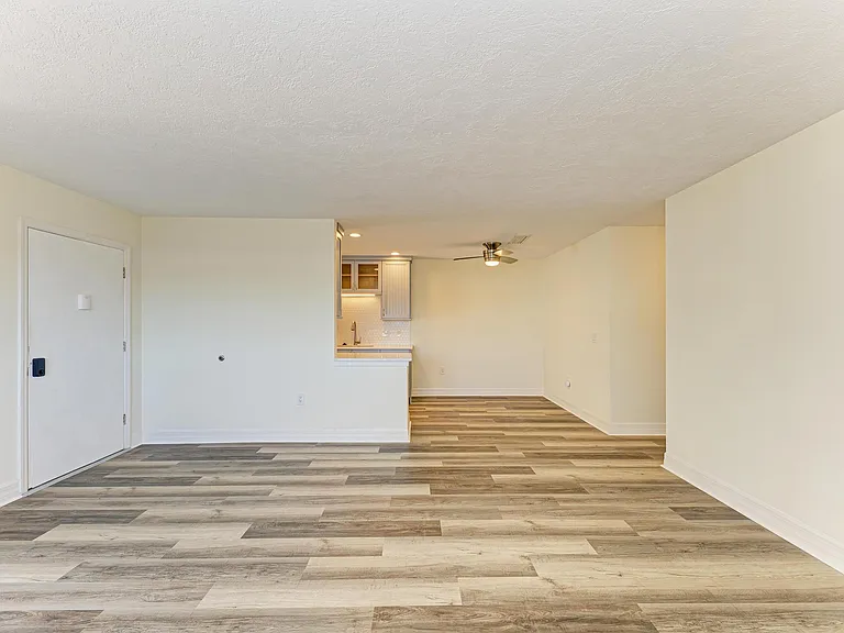 616 Guild Dr #8 — Photo 16