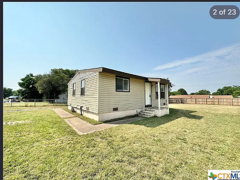 2721 Lewis St — Photo 1