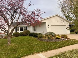 828 Diamond Ridge Ln NW, Rochester, MN 55901