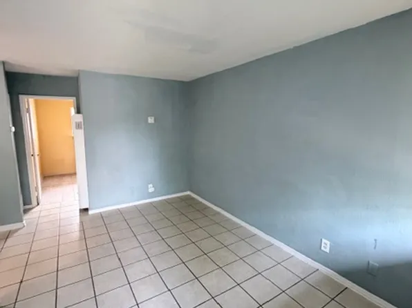 3910 N Effie St #3910, Fresno, CA 93726