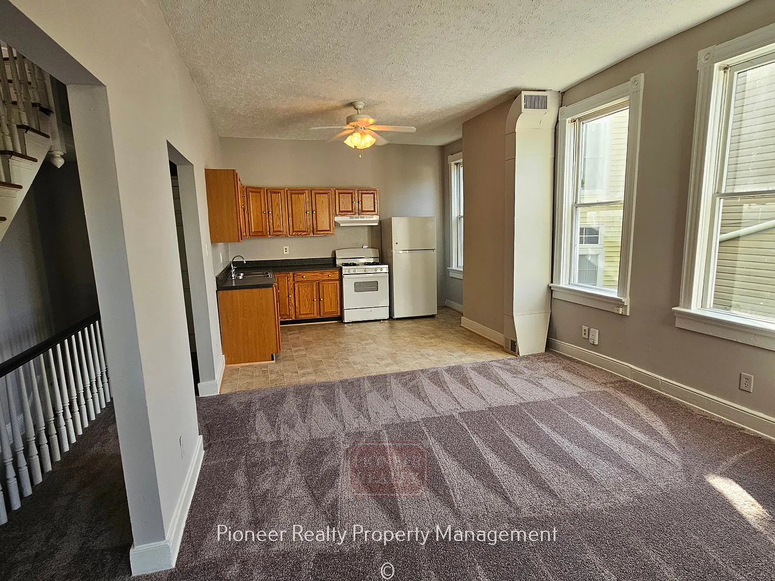 227 S Pine St - 1 — Photo 2