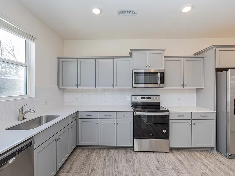 120 S Dorsett St — Photo 5