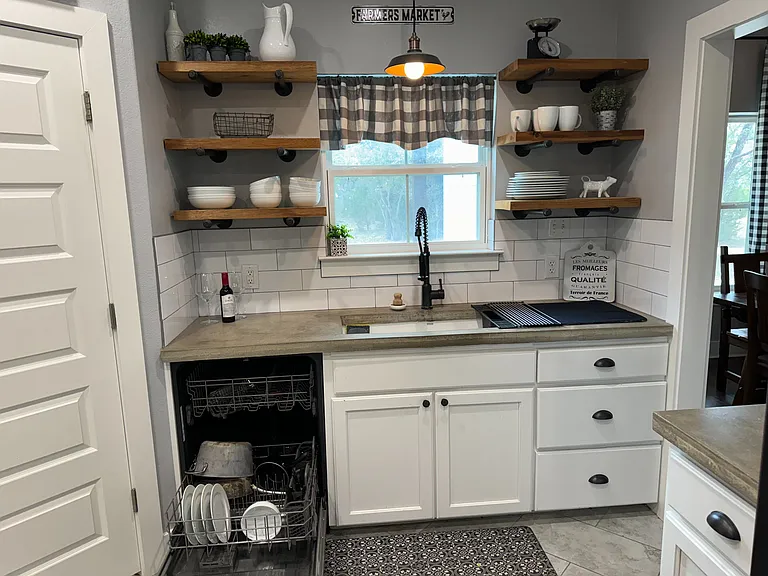 914 Bear Springs Trl — Photo 31