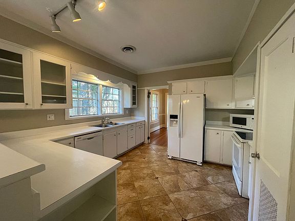 5th image of 651 Unadilla St