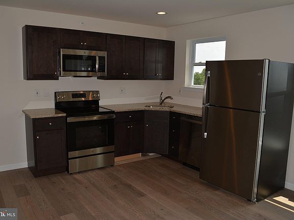 5th image of 7631 Ridge Ave #3
