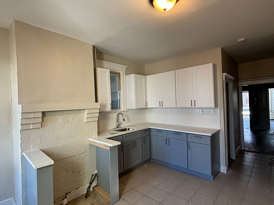 1st image of 144 S 10th St #3