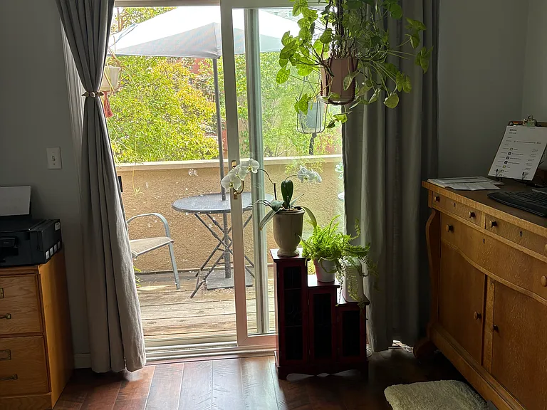 942 Q St #942 — Photo 11