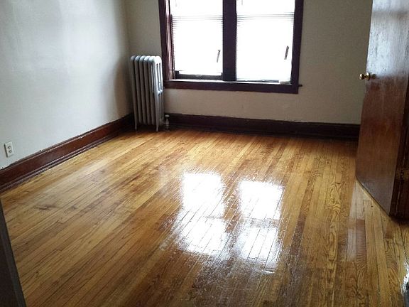 3rd image of 5323 W North Ave