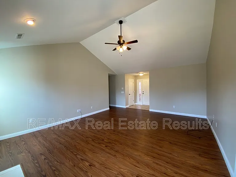 1601 S 24th Pl — Photo 23