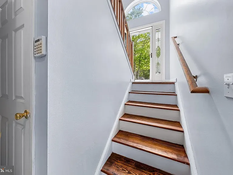 1019 Cricket Ln — Photo 17