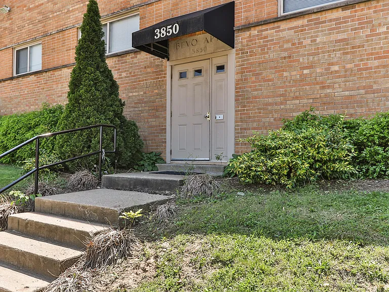 3850 Park Ave #9 — Photo 36