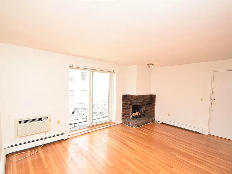 135 Inman St #12 — Photo 4