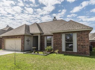 302 Spanish Moss Ln, Broussard, LA 70518
