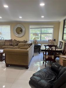 1305 W 53rd St APT 422, Hialeah, FL, 33012