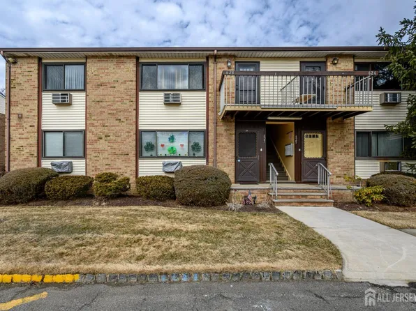 628 Cricket Ln, Woodbridge, NJ 07095