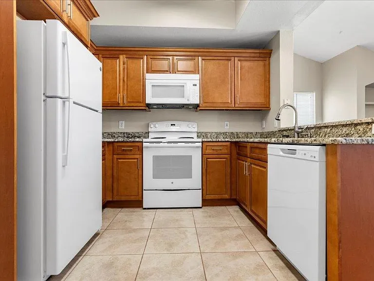 1101 Vintage Village Ln #101 — Photo 8