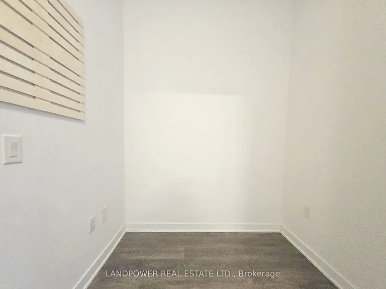 60 Honeycrisp Cres #1010 — Photo 11
