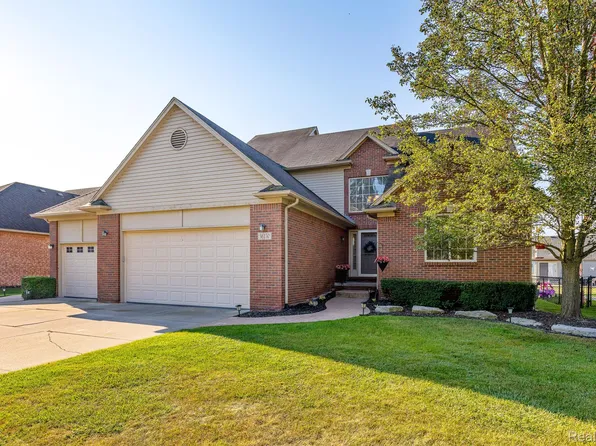 36130 Monroe St, New Baltimore, MI 48047