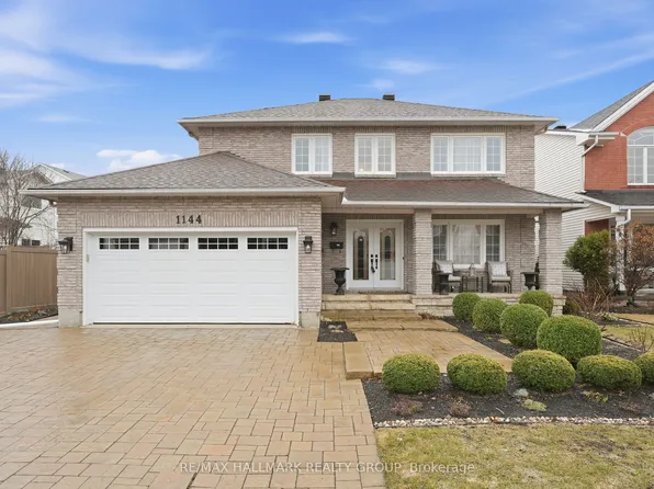 1144 Ambercrest St, Ottawa, ON K1J 1A9