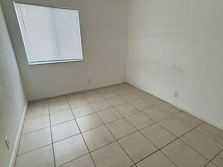 2148 NW 57th Ave #14 — Photo 15