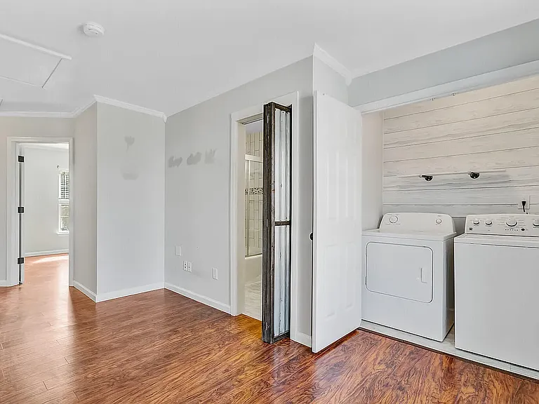 236 Emerald Isle Dr — Photo 18