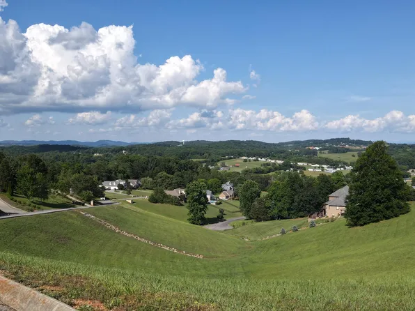 24 Bentwood Dr, Kodak, TN 37764