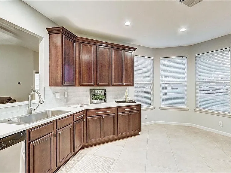 8914 Bridgewood Trl — Photo 9