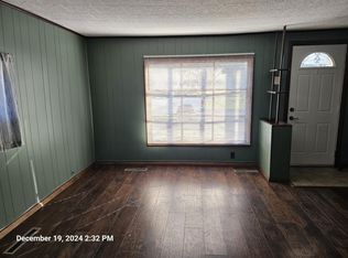 1525 W Madison St, Herrin, IL 62948