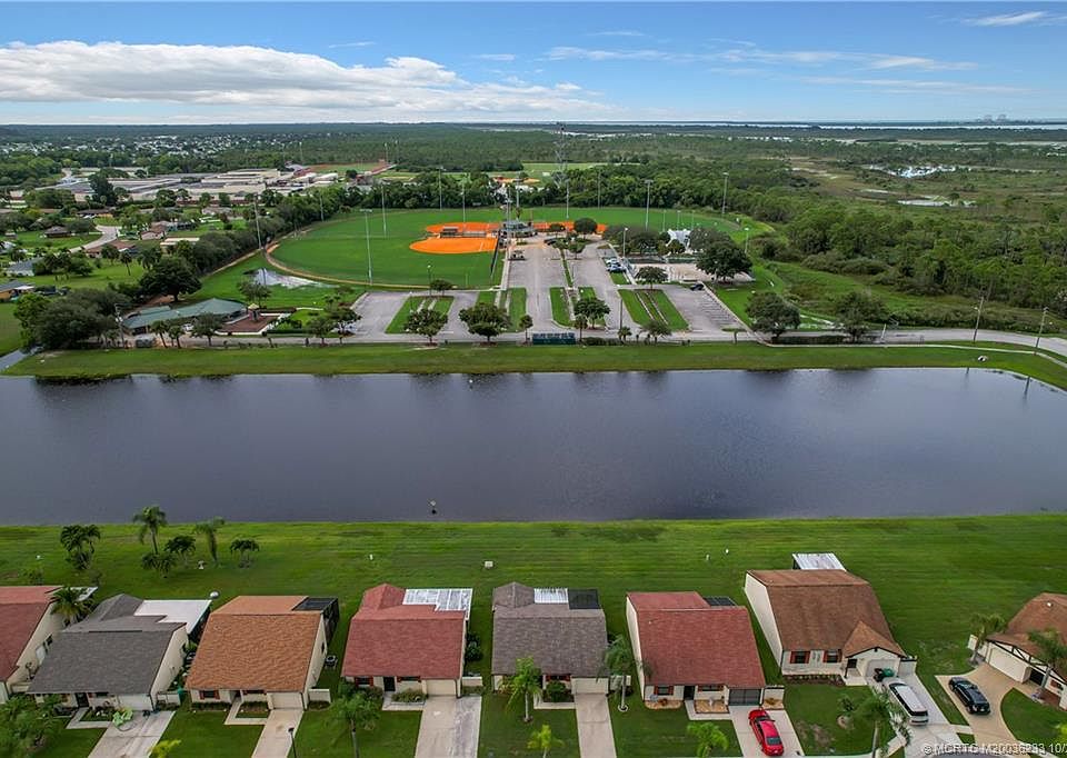 1st image of 2368 SE Brekenridge Cir