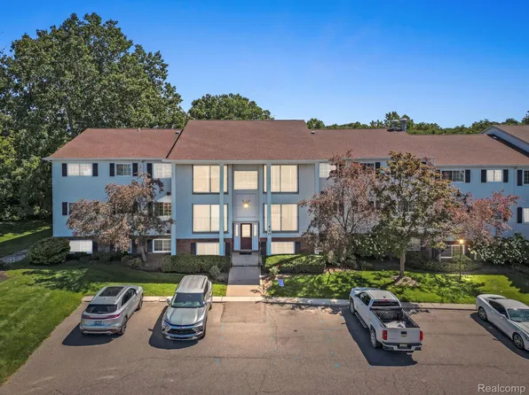 420 Baldwin Ave APT 79, Rochester, MI 48307