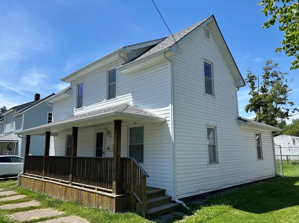 214 E 9th St, Rushville, IN 46173