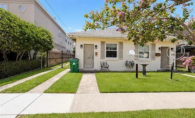1 bed, 1.0 bath, 730 sqft, $1,300 — Photo 2