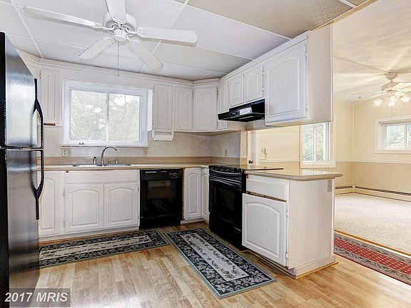 3rd image of 1002 Dunnington Pl