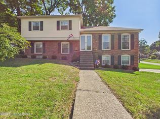 7613 Charron Rd, Louisville, KY 40220