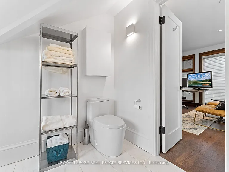 24 Mann Ave — Photo 29