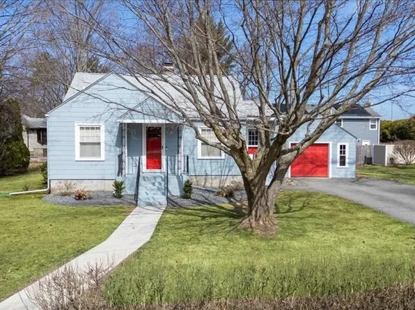 137 Bay State Rd, North Andover, MA 01845