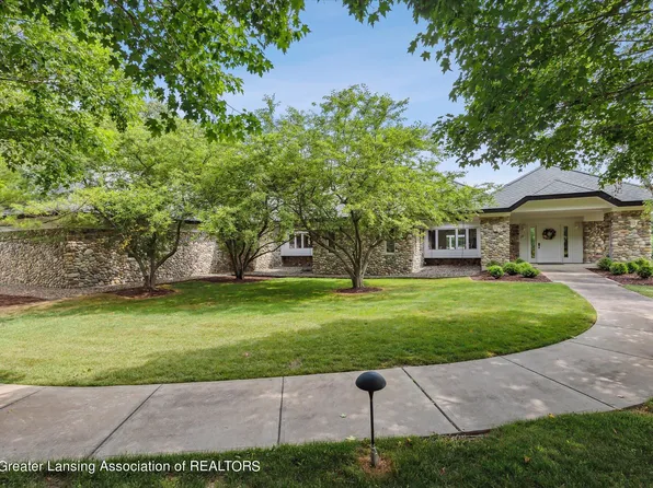 40 Monarch Ln, Okemos, MI 48864