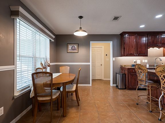 5th image of 4091 Conway Cir