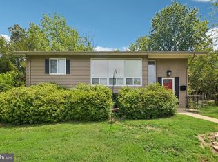 4957 Regina Dr, Annandale, VA 22003