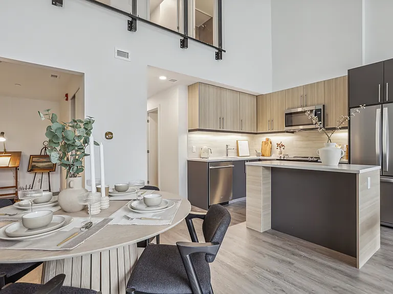 400 Kirkwood Ave — Photo 42