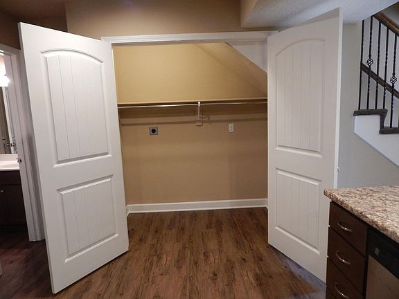 Washer/dryer closet in kitchen