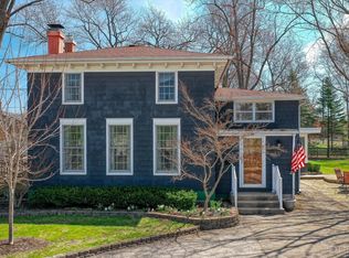 321 Crissey Ave, Geneva, IL 60134