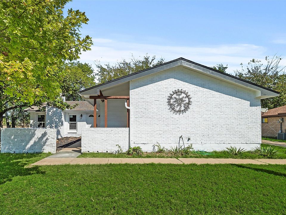 1st image of 707 Live Oak Ct
